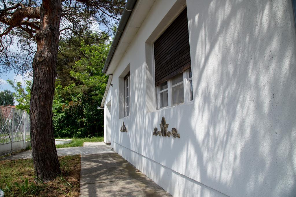 Casa Bella & Nova Hotel Palic Bagian luar foto