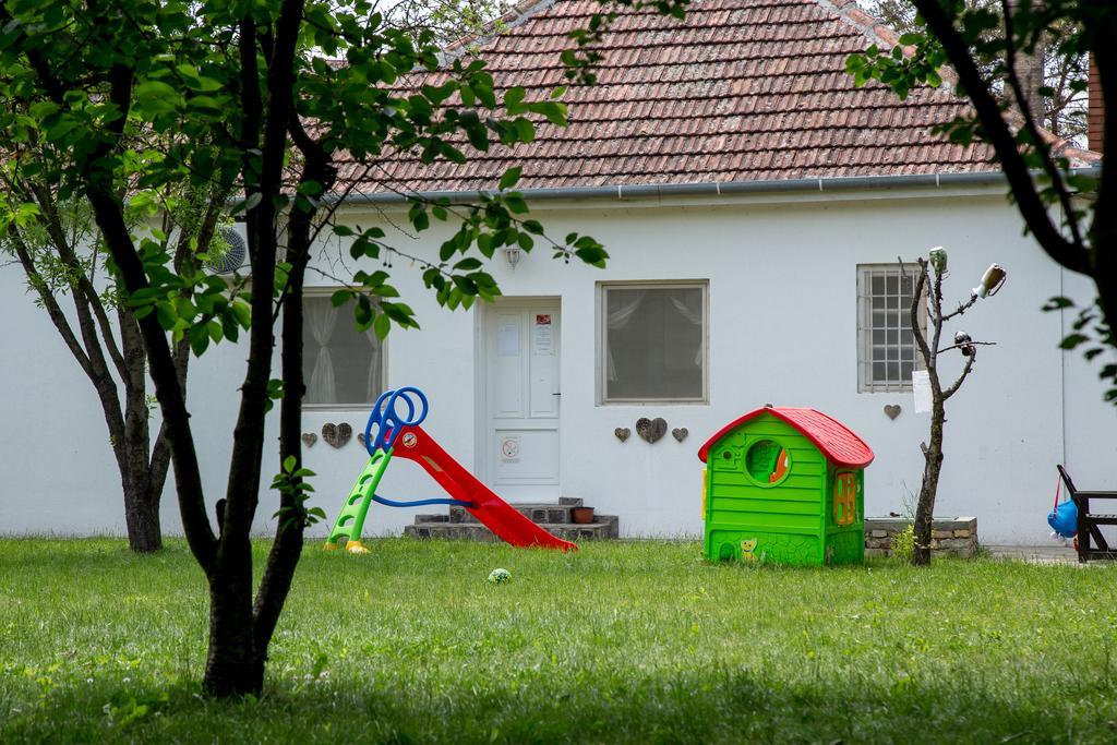 Casa Bella & Nova Hotel Palic Bagian luar foto