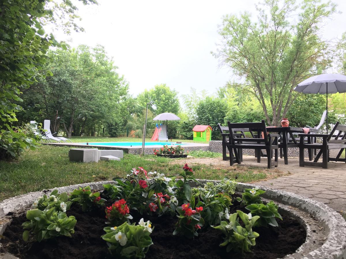 Casa Bella & Nova Hotel Palic Bagian luar foto